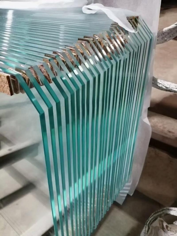 广州建筑商用外幕墙超白玻璃使用时间久了会发黄吗