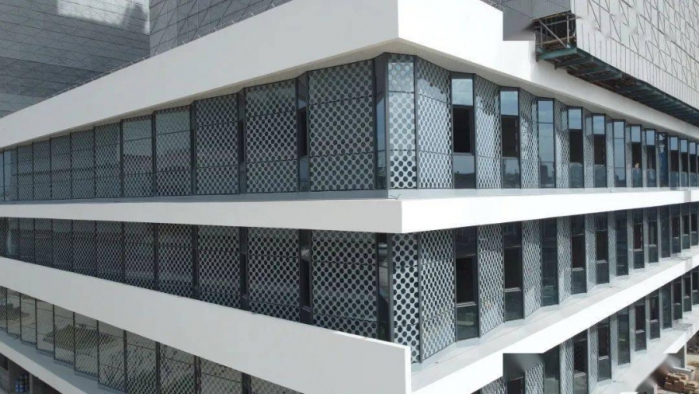 广州钢化玻璃厂建筑幕墙外立面彩釉玻璃为什么不能用金色和银色？