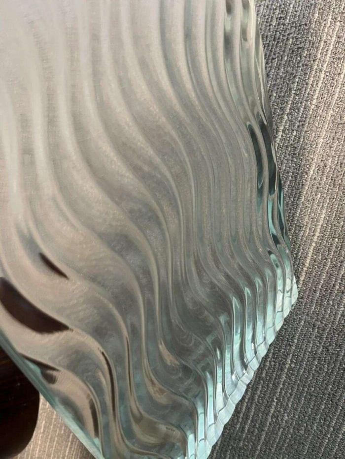 佛山工艺玻璃定制生产车刻玻璃工艺复杂程度有多高？是否适用于现代极简风格装修？